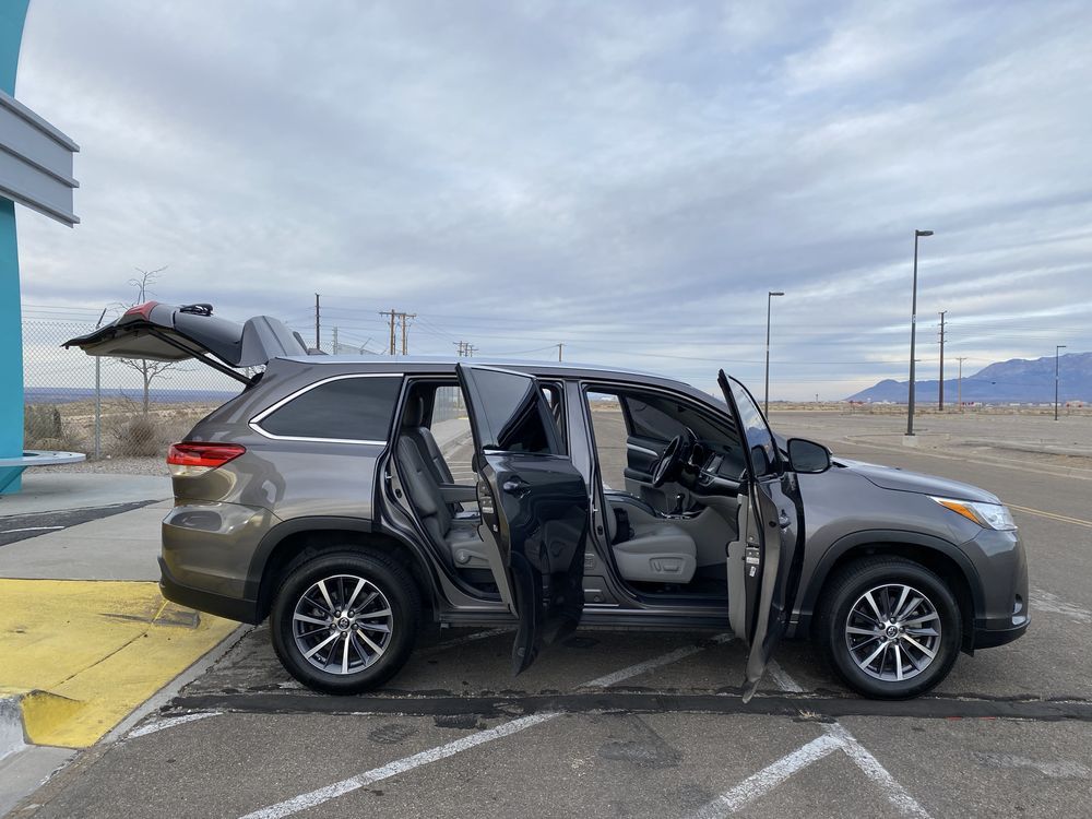 4 SUV RENTAL